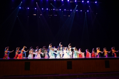 中國科學(xué)院大學(xué)藝術(shù)中心 創(chuàng)新融合，引領(lǐng)科學(xué)與藝術(shù)的未來